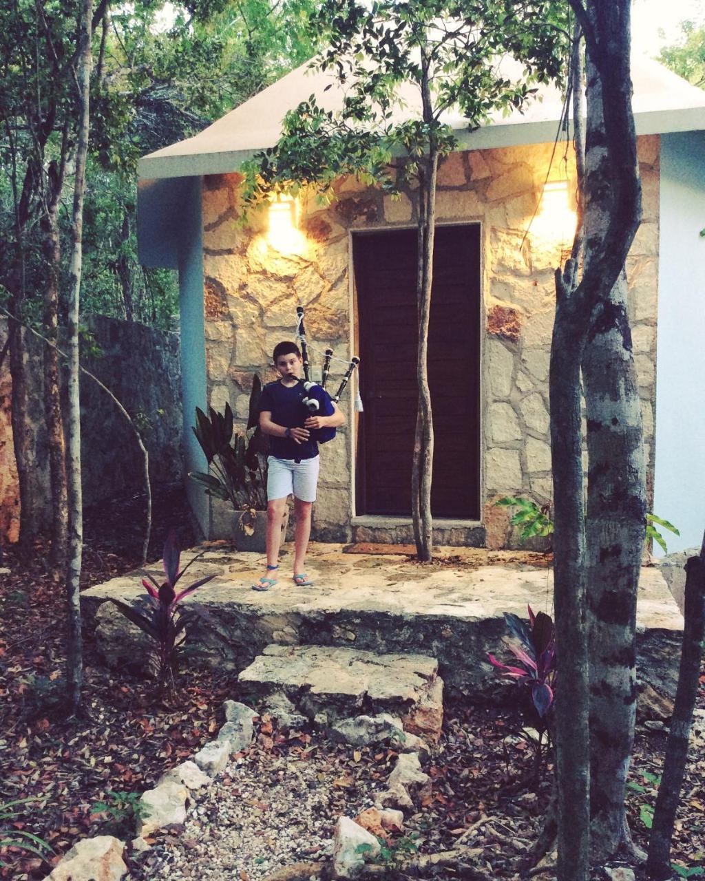 Escarabajo Rojo Bed & Breakfast Tulum Bagian luar foto