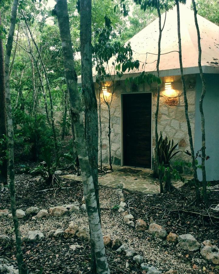 Escarabajo Rojo Bed & Breakfast Tulum Bagian luar foto