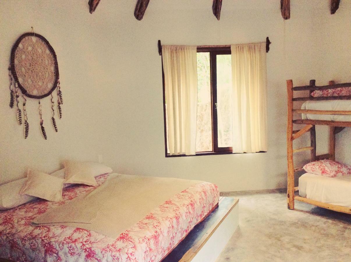 Escarabajo Rojo Bed & Breakfast Tulum Bagian luar foto